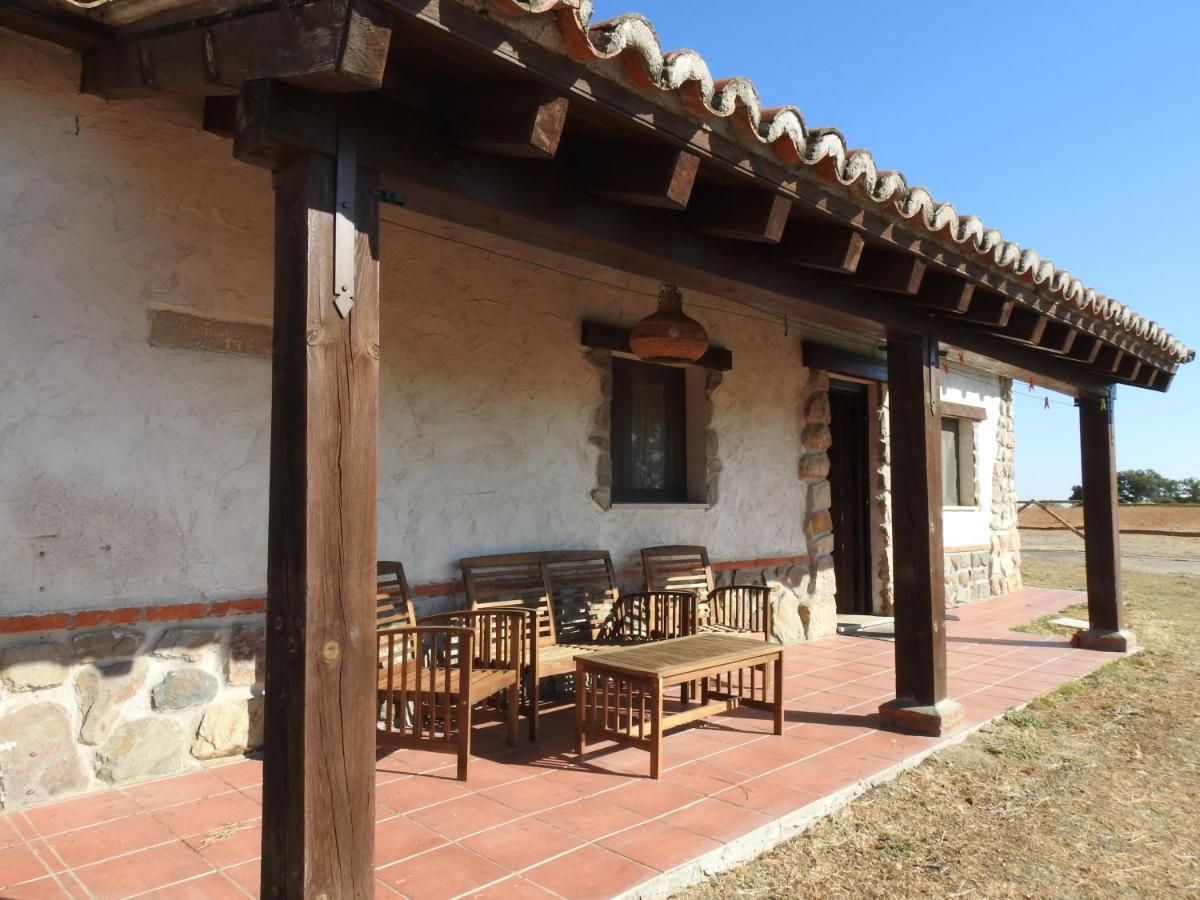Eco-Lodge En La Reserva Privada Campanarios De Azaba - Proyecto De Conservacion Эспеха Экстерьер фото
