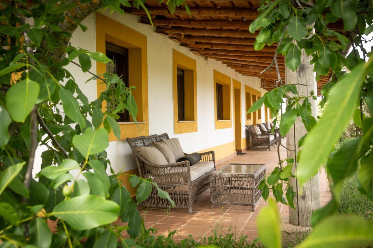 Eco-Lodge En La Reserva Privada Campanarios De Azaba - Proyecto De Conservacion Эспеха Экстерьер фото