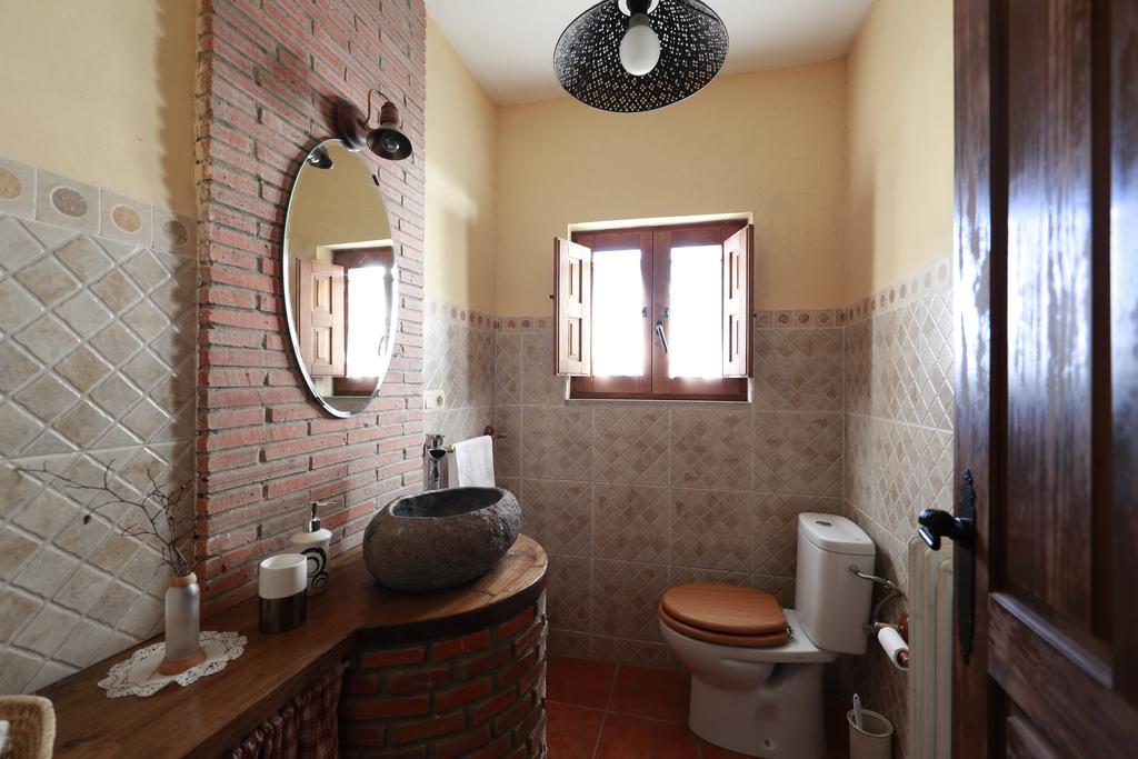 Eco-Lodge En La Reserva Privada Campanarios De Azaba - Proyecto De Conservacion Эспеха Экстерьер фото